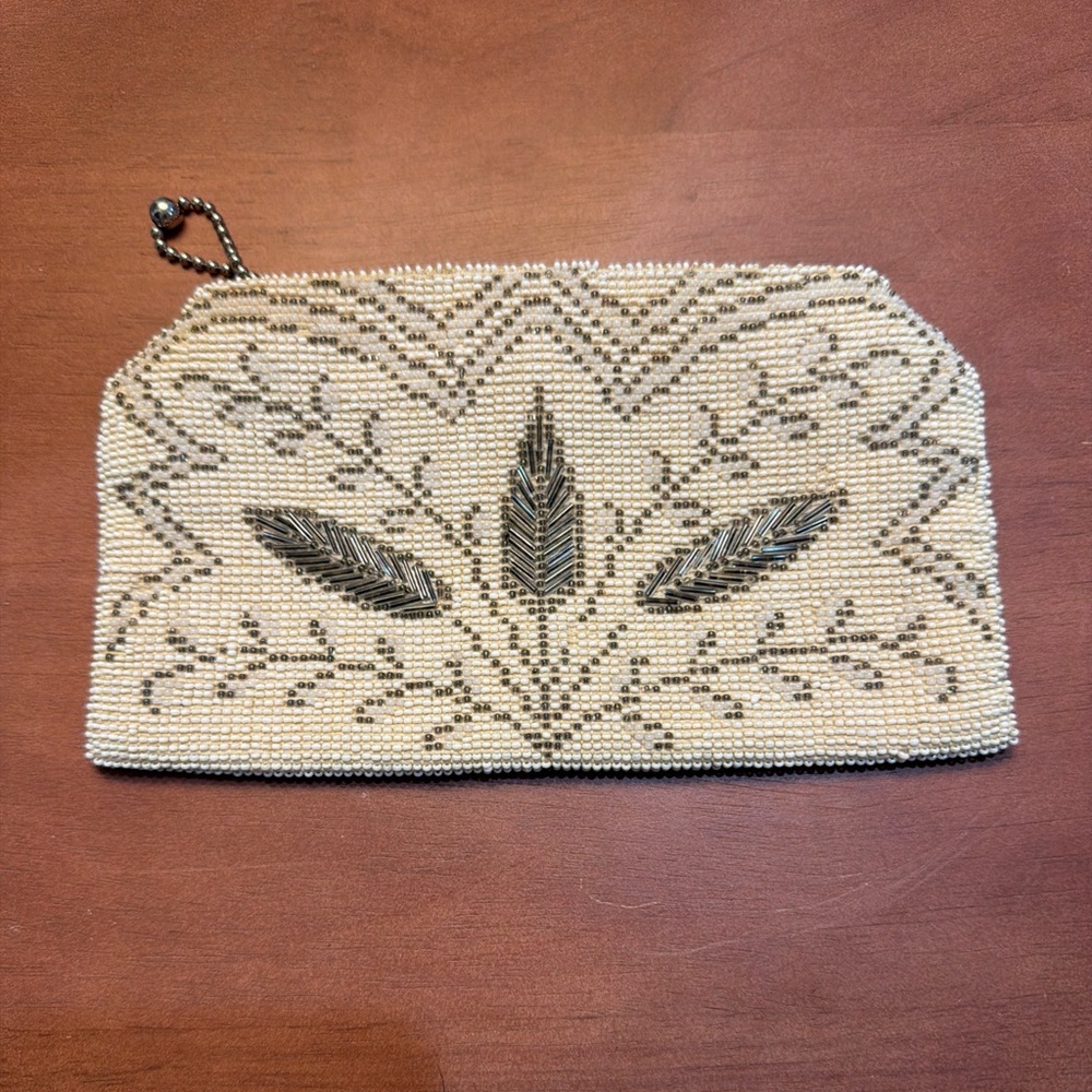 VTG Czechoslovakian Micro-Beaded Evening Wrist Bag Leaf Design 7x4” Ivory silver